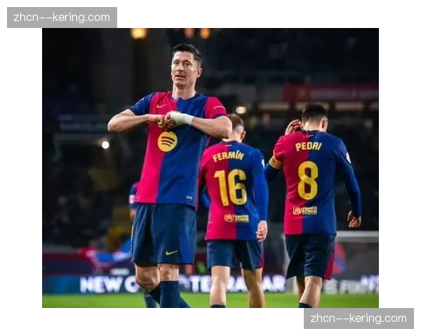 西甲官方第29轮最佳阵容：皇马、巴萨、赫罗纳各两人入选。