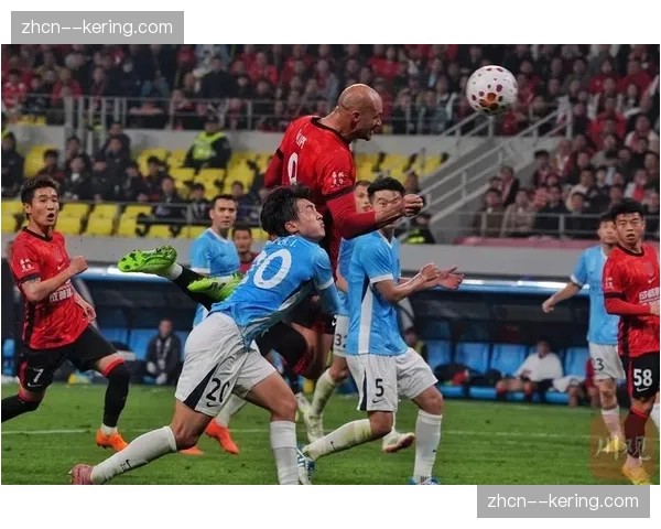 费利佩替补登场20分钟完成帽子戏法，成都蓉城主场攻势如潮